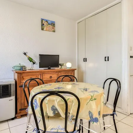 Studio For 4 *